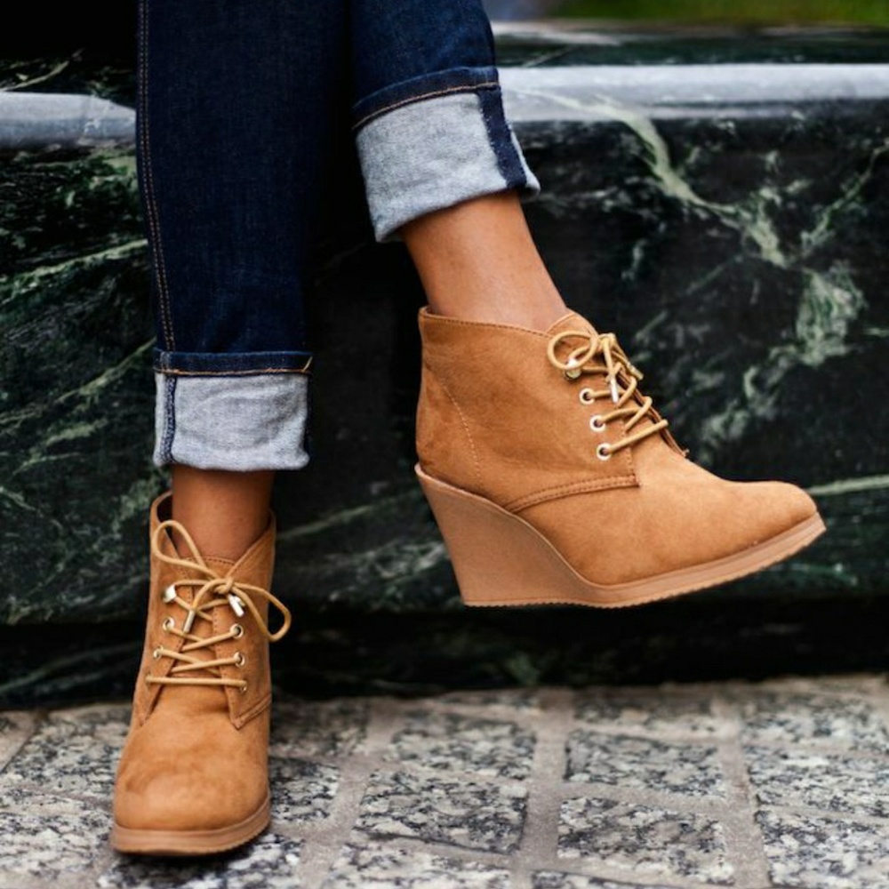 Diba wedge sueded women boot